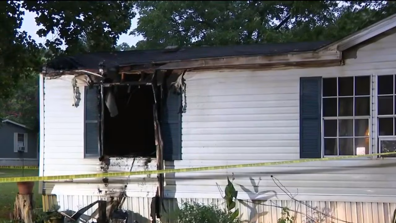 1 person, 1 pet found dead after mobile home park fire in Spalding Co.