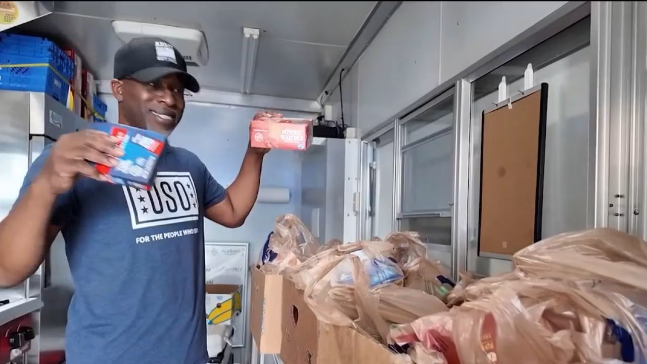 Kroger and USO host food drive at Powers Ferry Kroger